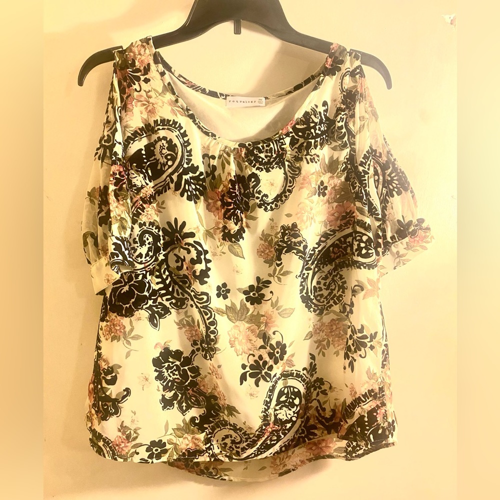 Spotted floral shirt
